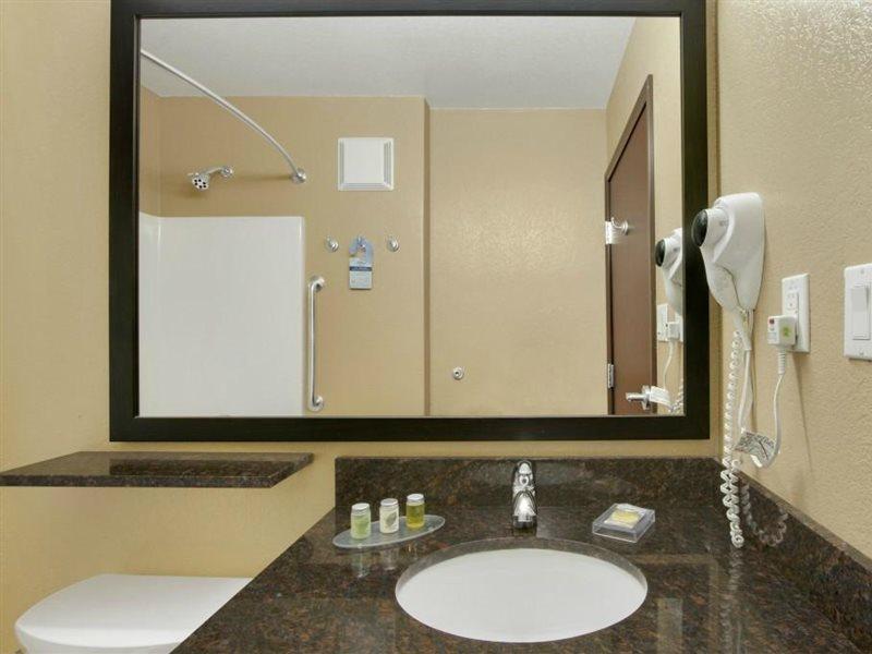 Microtel Inn & Suites By Wyndham Buda Austin South Экстерьер фото