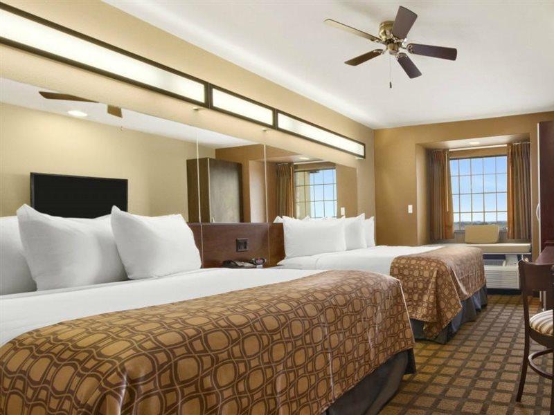 Microtel Inn & Suites By Wyndham Buda Austin South Экстерьер фото