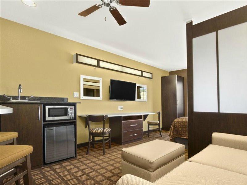 Microtel Inn & Suites By Wyndham Buda Austin South Экстерьер фото