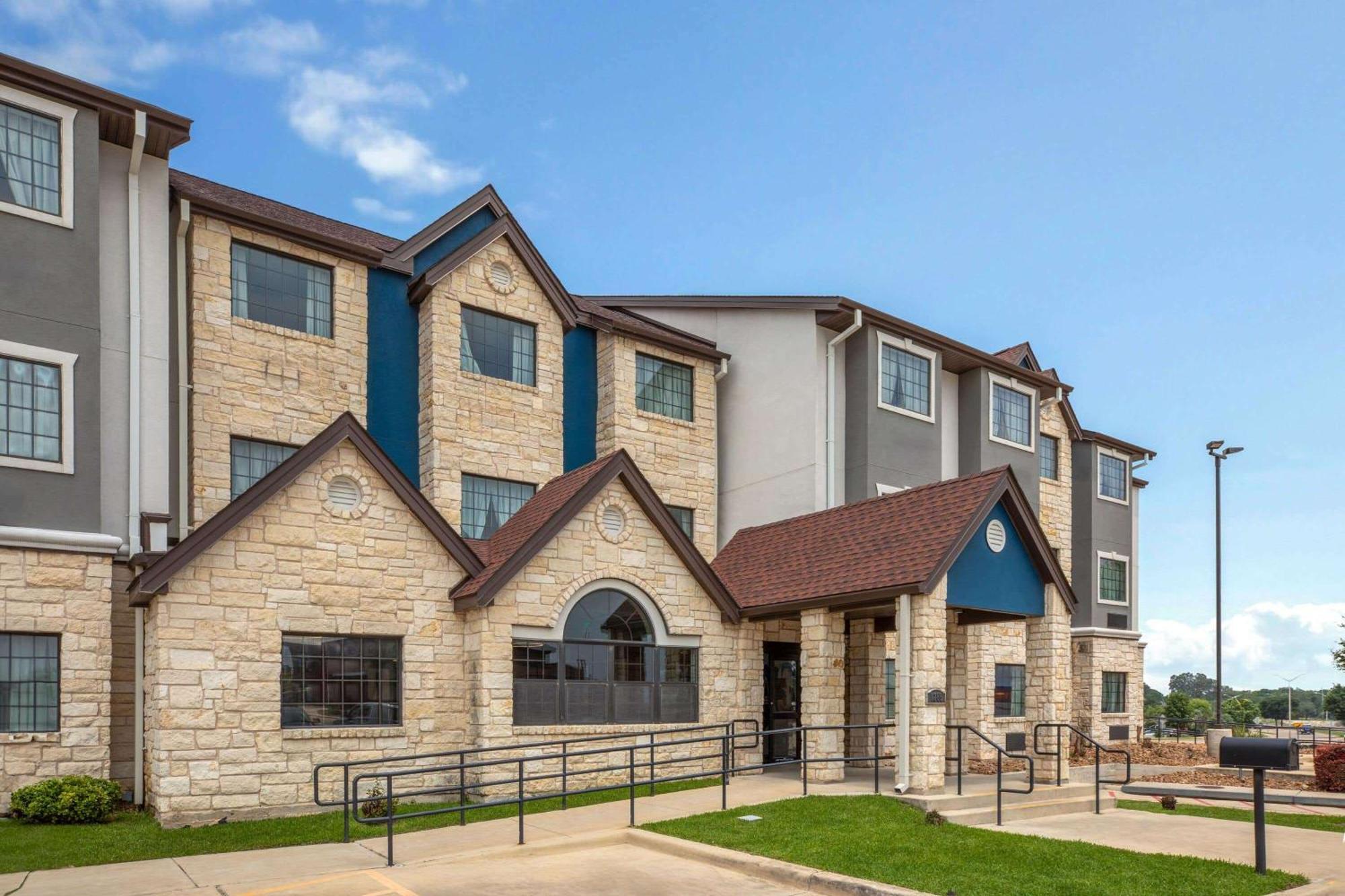 Microtel Inn & Suites By Wyndham Buda Austin South Экстерьер фото