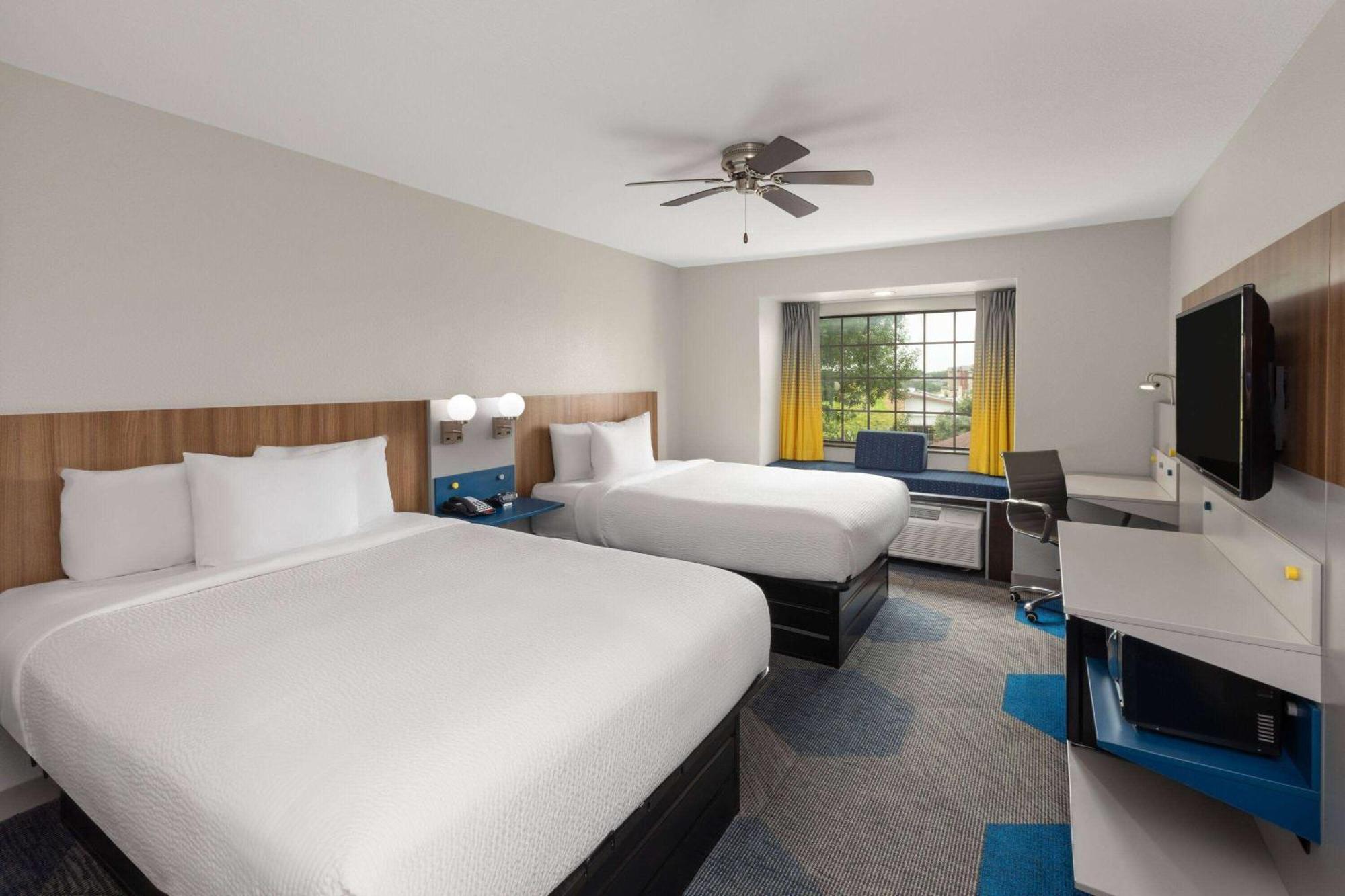 Microtel Inn & Suites By Wyndham Buda Austin South Экстерьер фото
